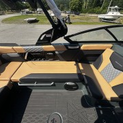 2027 Mastercraft XT22